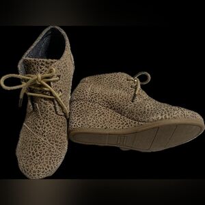 Toms Womens Brown Textured Leapord Wedge Boots